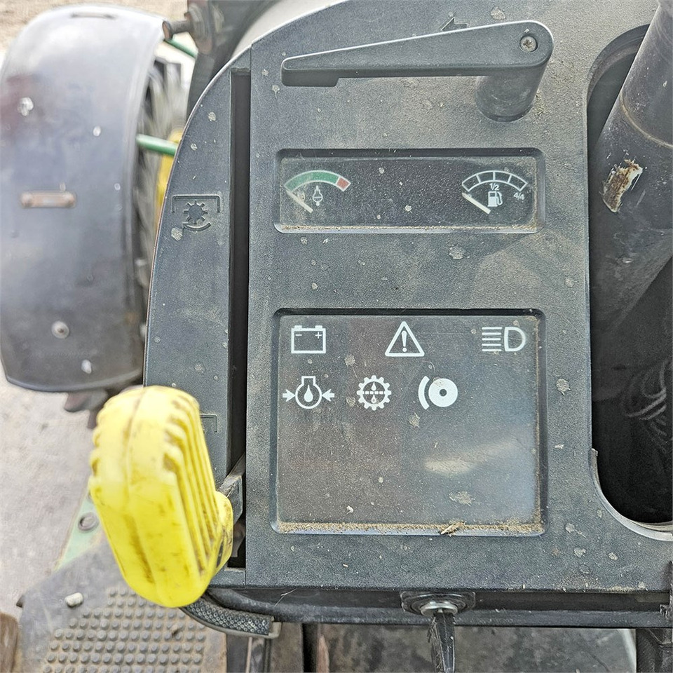 Máy cày John Deere 2850 MFWD: hình 14 Máy cày John Deere 2850 MFWD: hình 14