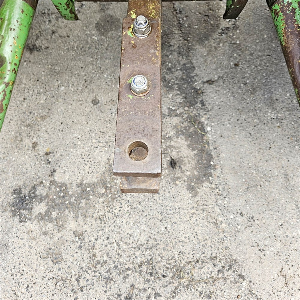 Máy cày John Deere 2850 MFWD: hình 26 Máy cày John Deere 2850 MFWD: hình 26