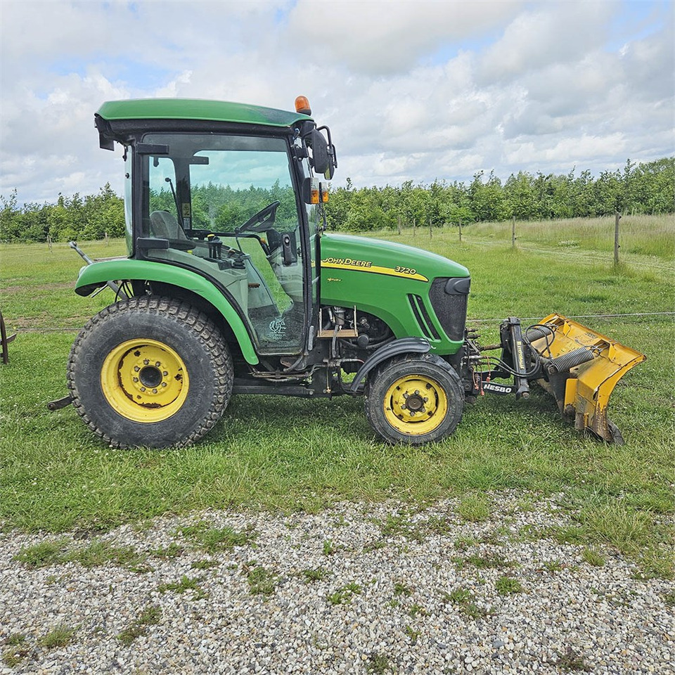John Deere 3720 - Máy cày: hình 2 John Deere 3720 - Máy cày: hình 2