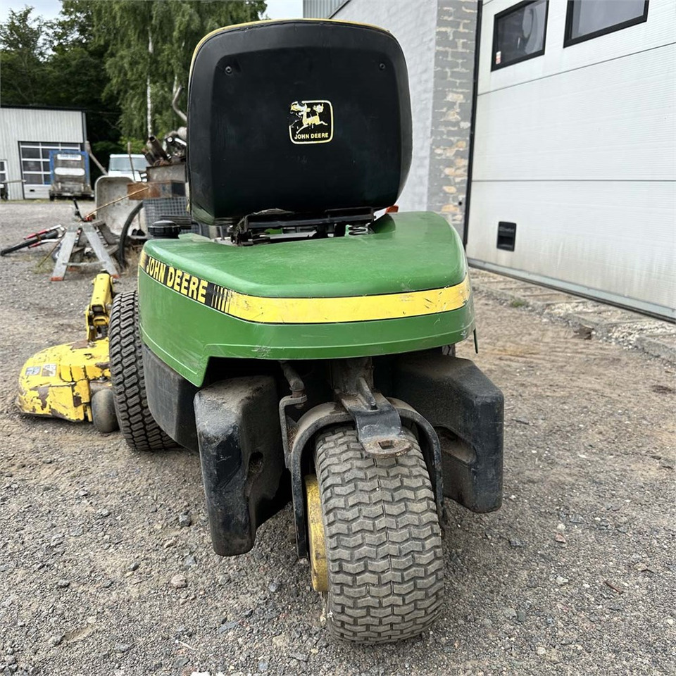John Deere F525 FM - Máy cắt cỏ vườn: hình 4 John Deere F525 FM - Máy cắt cỏ vườn: hình 4