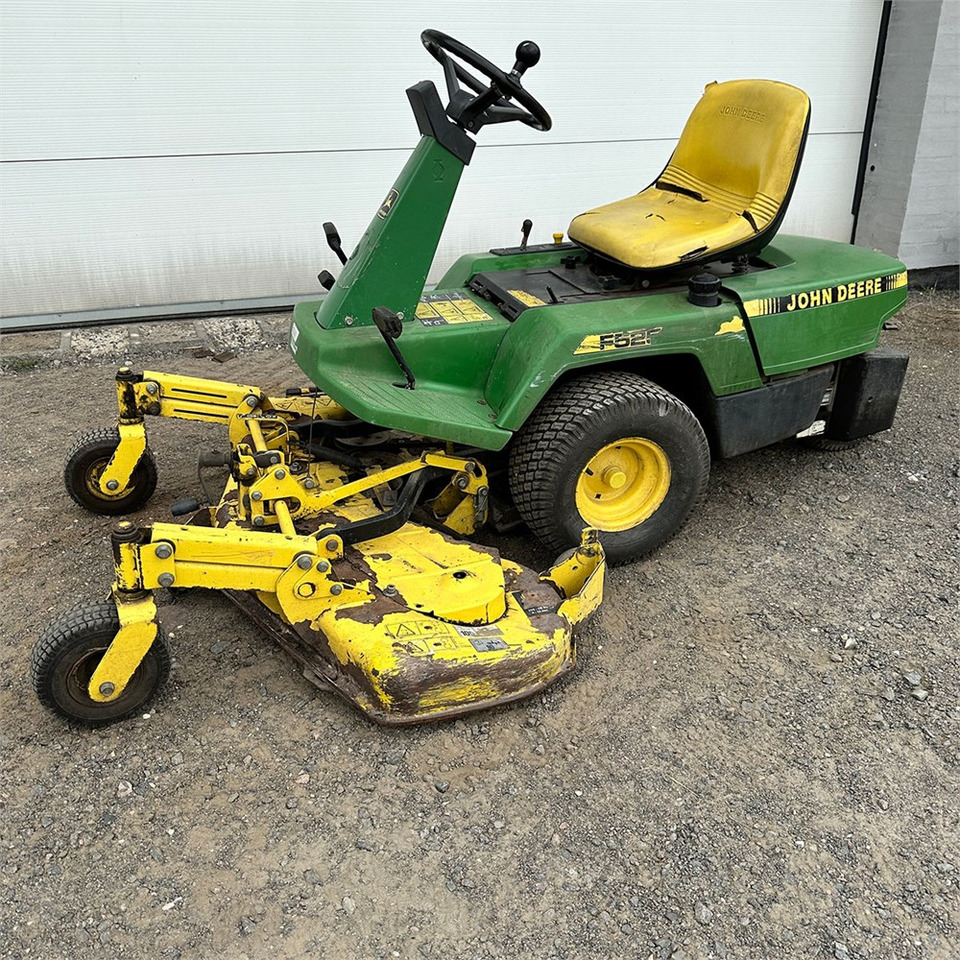 John Deere F525 FM - Máy cắt cỏ vườn: hình 1 John Deere F525 FM - Máy cắt cỏ vườn: hình 1