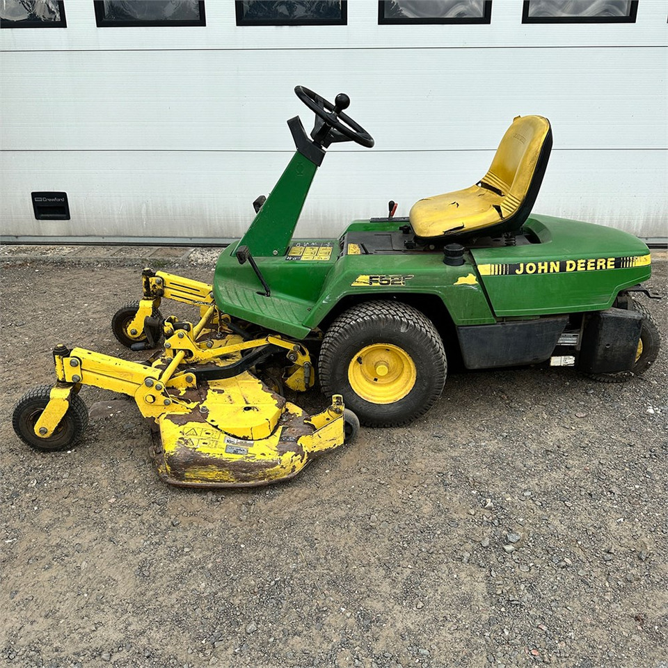 John Deere F525 FM - Máy cắt cỏ vườn: hình 2 John Deere F525 FM - Máy cắt cỏ vườn: hình 2