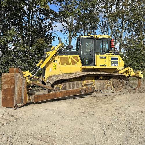 Komatsu D65 PXI-18 - Máy ủi: hình 1 Komatsu D65 PXI-18 - Máy ủi: hình 1