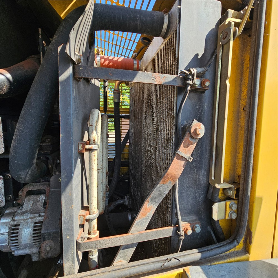 Máy xúc lật bánh lốp Komatsu WA320-5H: hình 47
