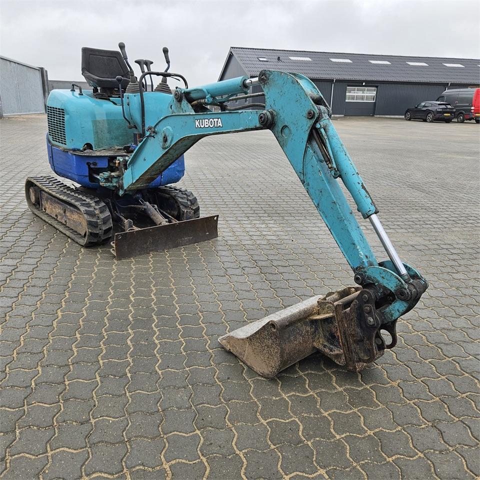 Kubota U-10 - Máy xúc mini: hình 3 Kubota U-10 - Máy xúc mini: hình 3