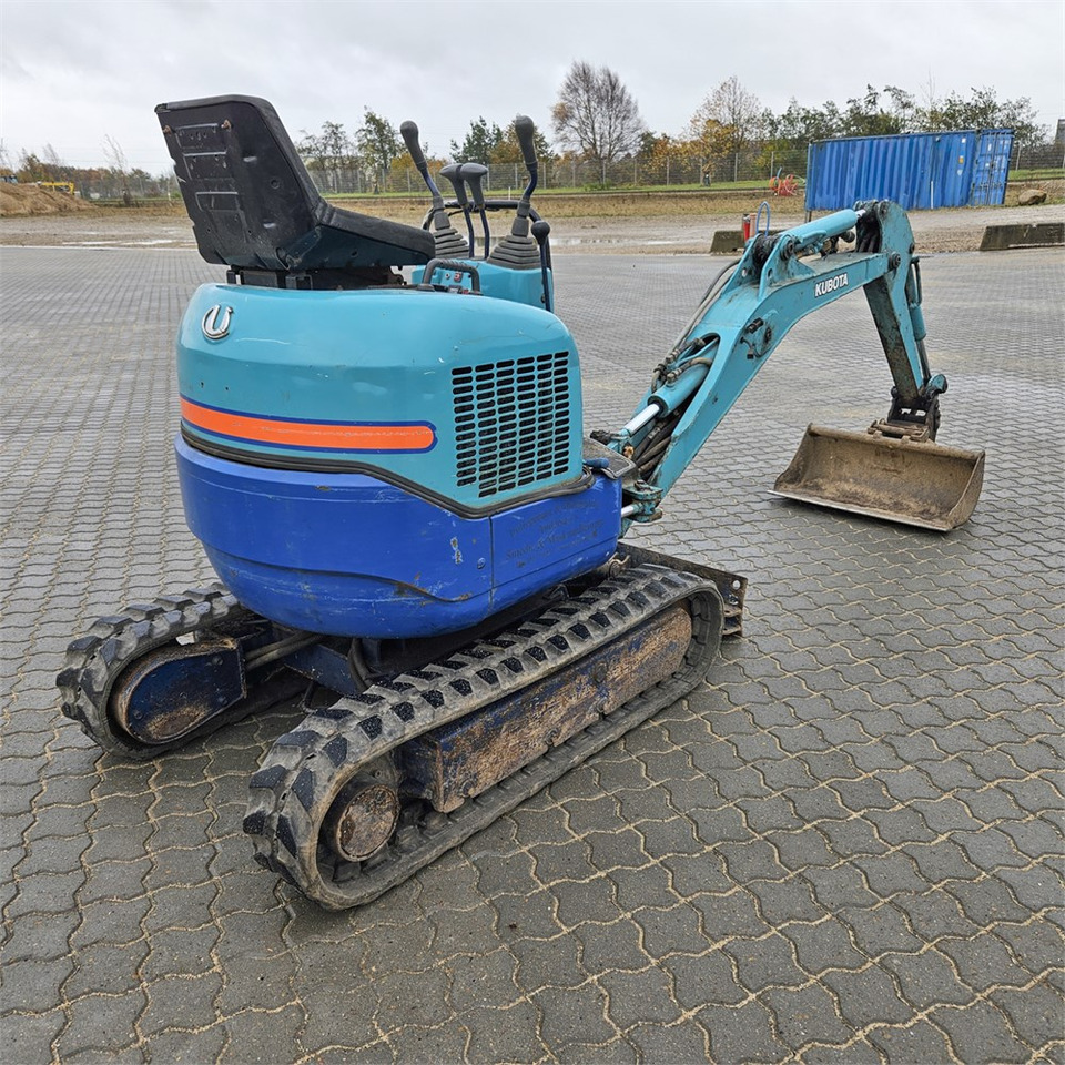 Kubota U-10 - Máy xúc mini: hình 5 Kubota U-10 - Máy xúc mini: hình 5