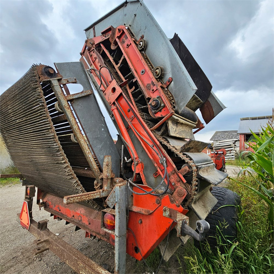 Kverneland UN 2200 - Máy thu hoạch khoai tây: hình 4 Kverneland UN 2200 - Máy thu hoạch khoai tây: hình 4