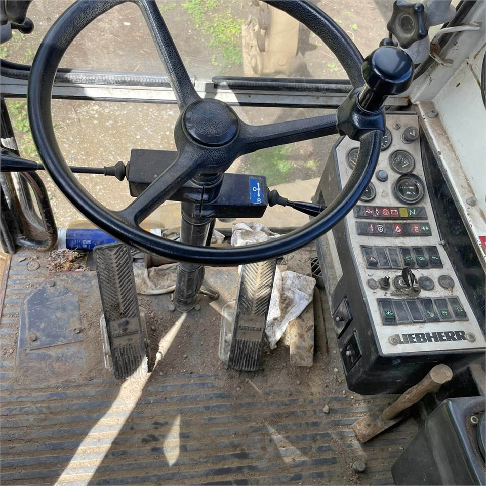 Cho thuê Liebherr A 902 Liebherr A 902: hình 15