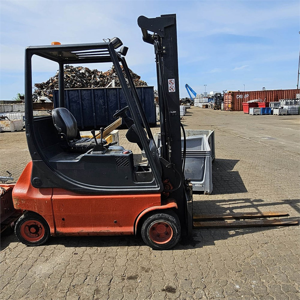 Linde E18P - Xe nâng: hình 2 Linde E18P - Xe nâng: hình 2