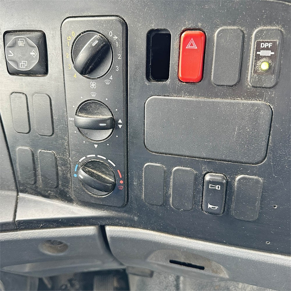 Xe tải thùng lửng/ Phẳng, Xe cẩu tự hành Mercedes Atego 1524 LL: hình 18