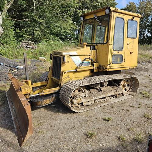 Mitsubishi BD2G - Máy ủi: hình 1 Mitsubishi BD2G - Máy ủi: hình 1