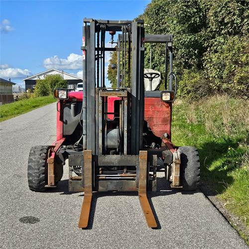 Moffett M5 25 - Xe nâng gắn tải: hình 3 Moffett M5 25 - Xe nâng gắn tải: hình 3