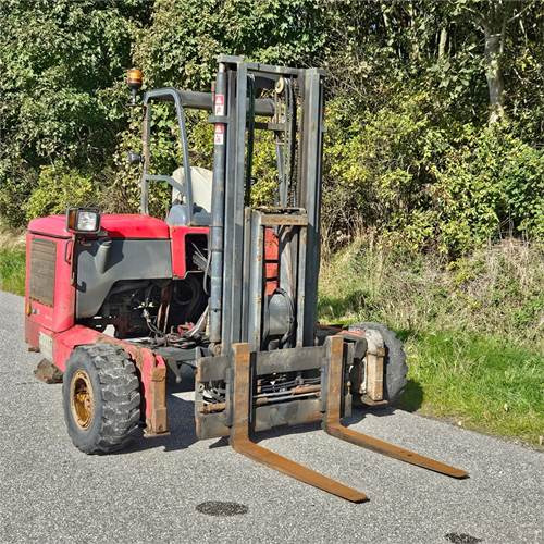 Moffett M5 25 - Xe nâng gắn tải: hình 1 Moffett M5 25 - Xe nâng gắn tải: hình 1