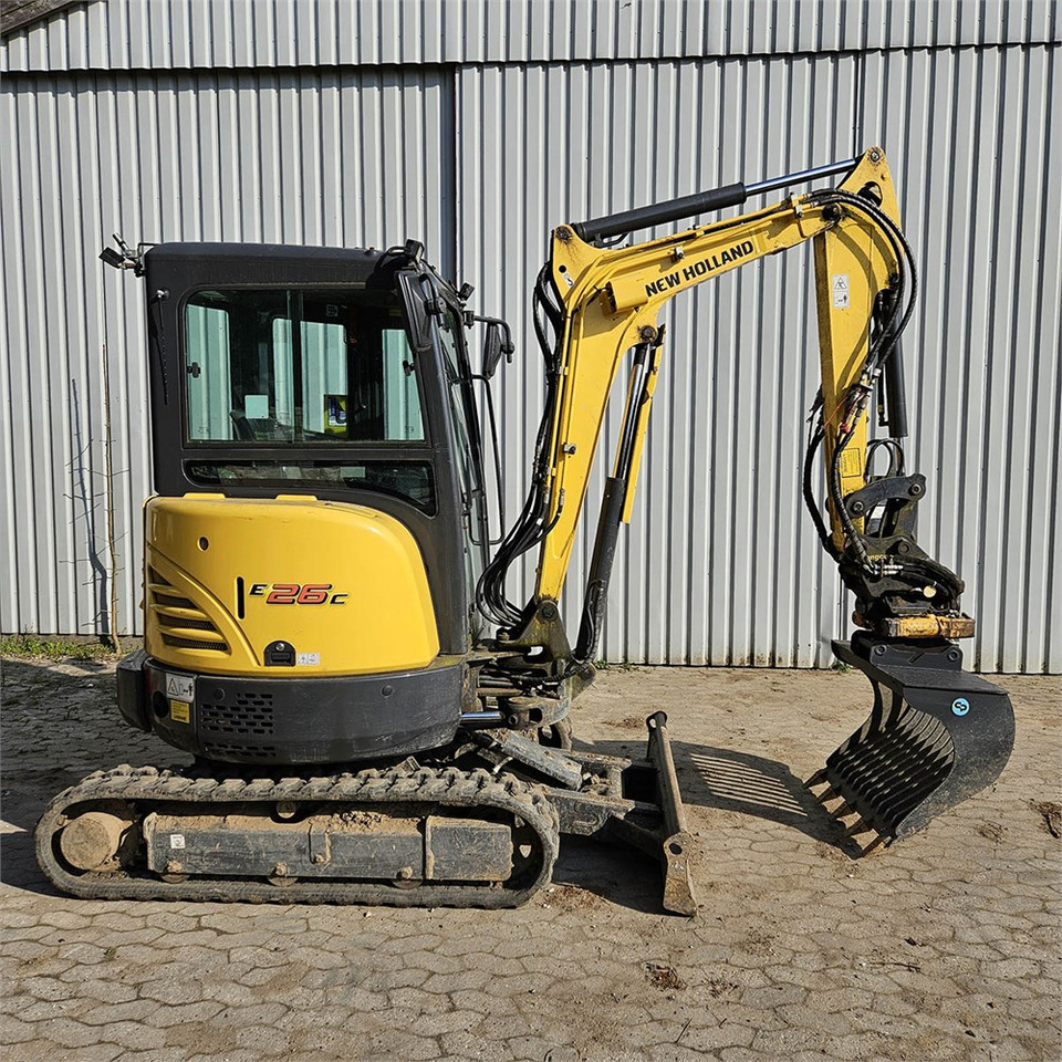 New Holland E26C - Máy xúc mini: hình 5 New Holland E26C - Máy xúc mini: hình 5