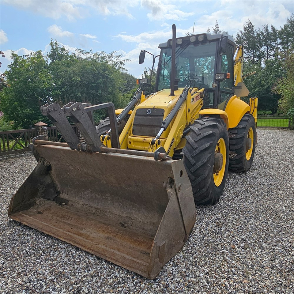New Holland LB115 B-4PS - Máy xúc trước múc sau: hình 4 New Holland LB115 B-4PS - Máy xúc trước múc sau: hình 4