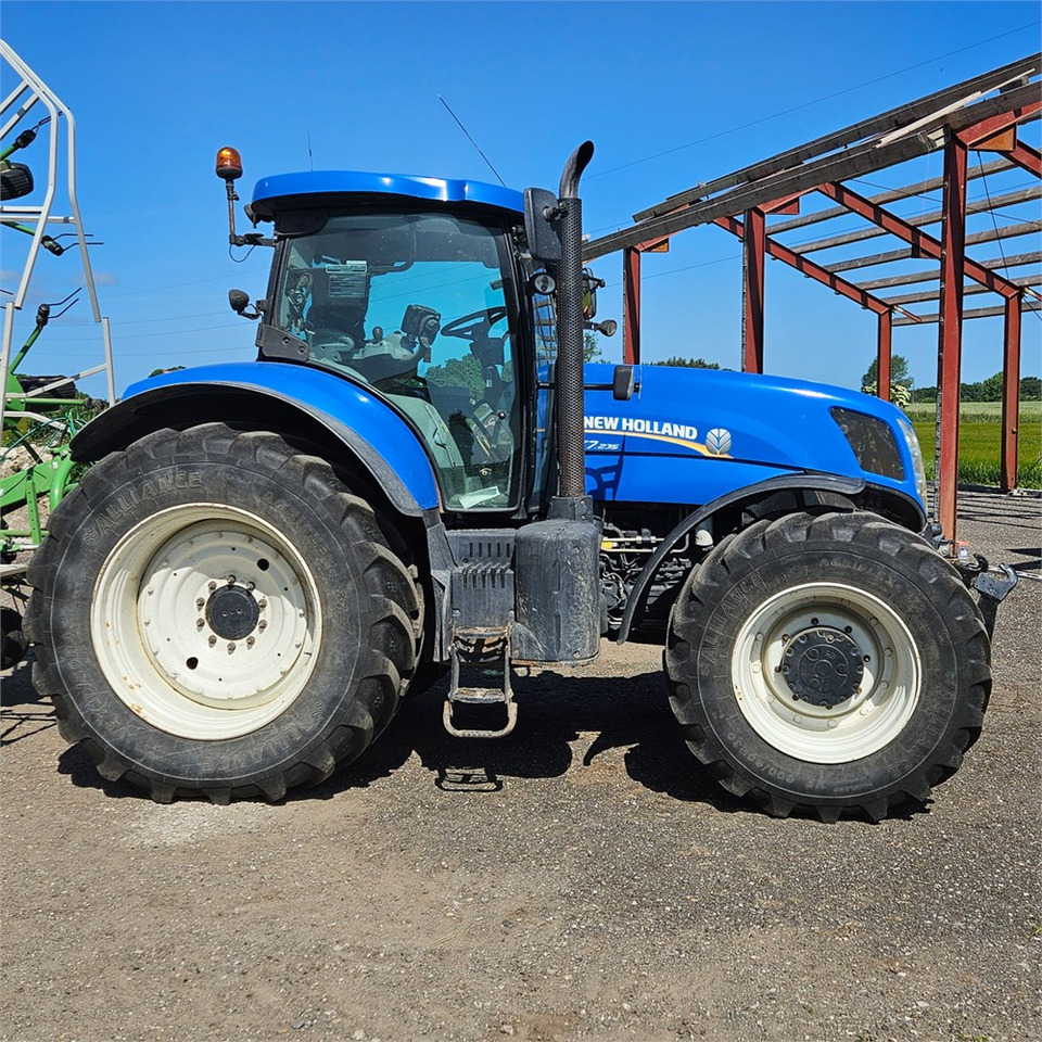 New Holland T7.235 Power Command - Máy cày: hình 2 New Holland T7.235 Power Command - Máy cày: hình 2