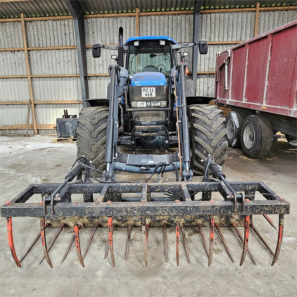 New Holland TM 190 4WD - Máy cày: hình 2 New Holland TM 190 4WD - Máy cày: hình 2