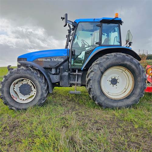 New Holland TM165 - Máy cày: hình 1 New Holland TM165 - Máy cày: hình 1
