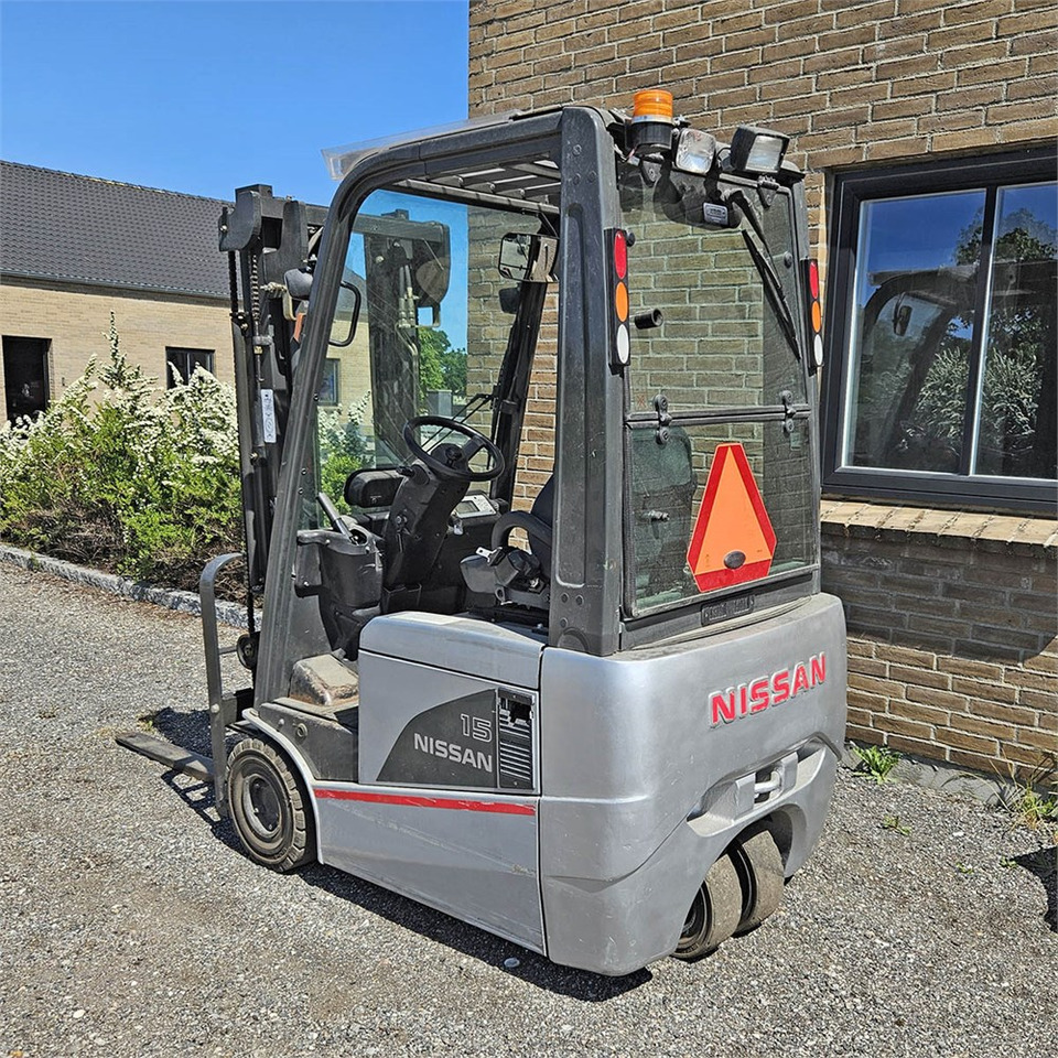 Nissan 1N1L150 - Xe nâng: hình 4 Nissan 1N1L150 - Xe nâng: hình 4