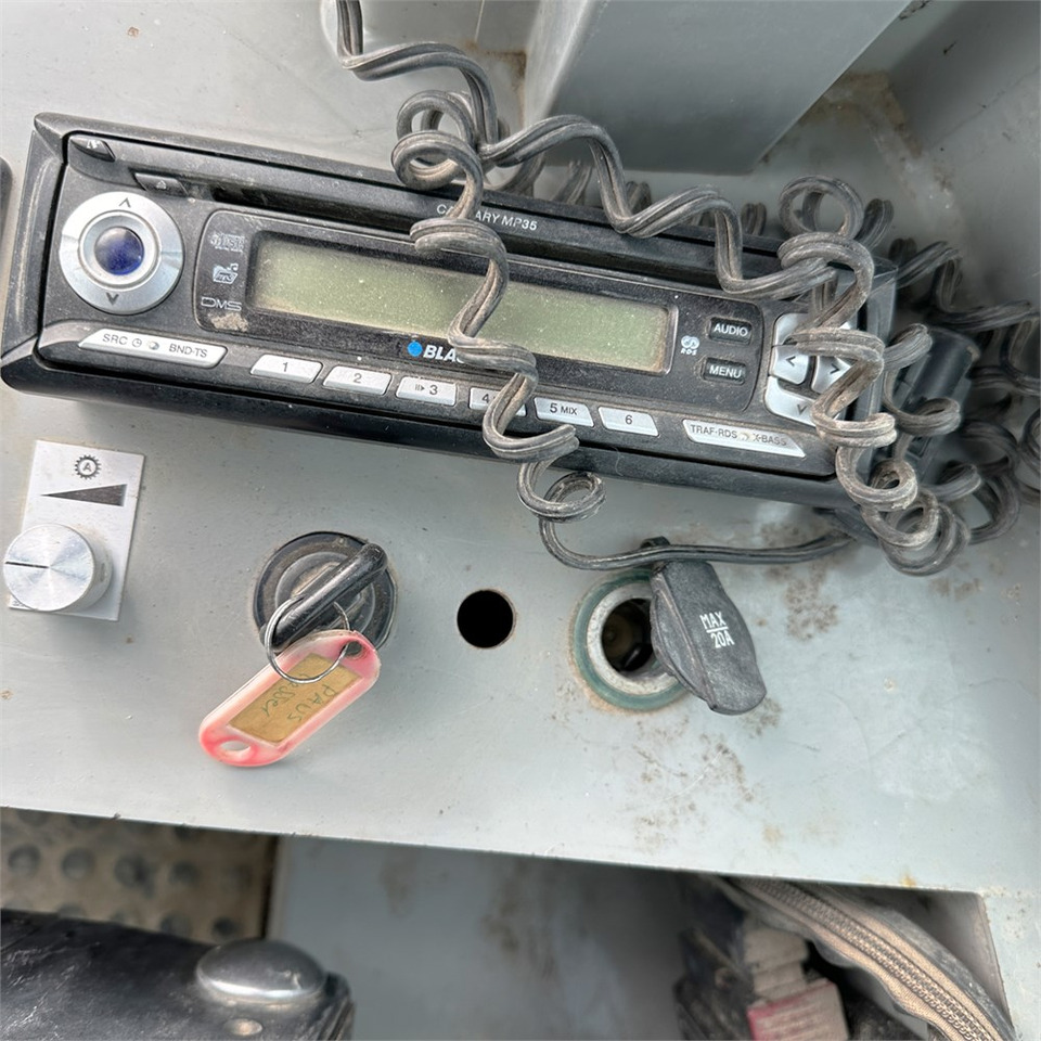 Máy xúc lật bánh lốp Paus Lader RL655: hình 16