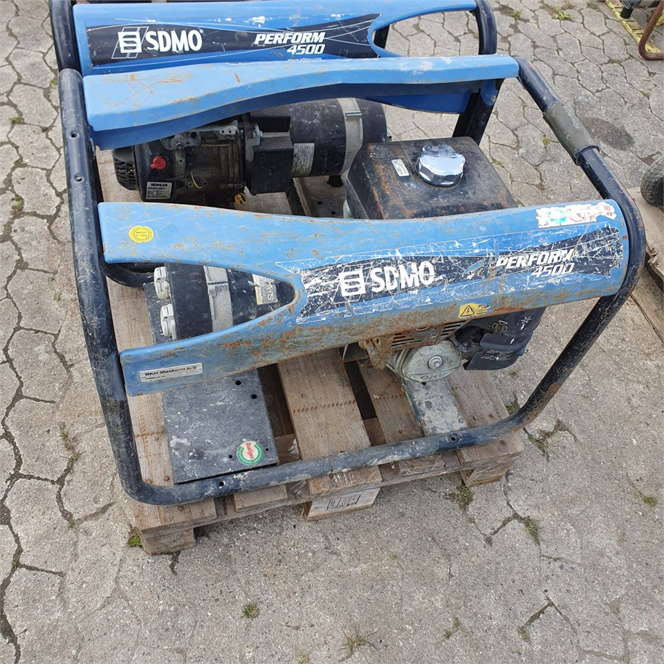 SDMO 4500 - Bộ phát điện: hình 3 SDMO 4500 - Bộ phát điện: hình 3