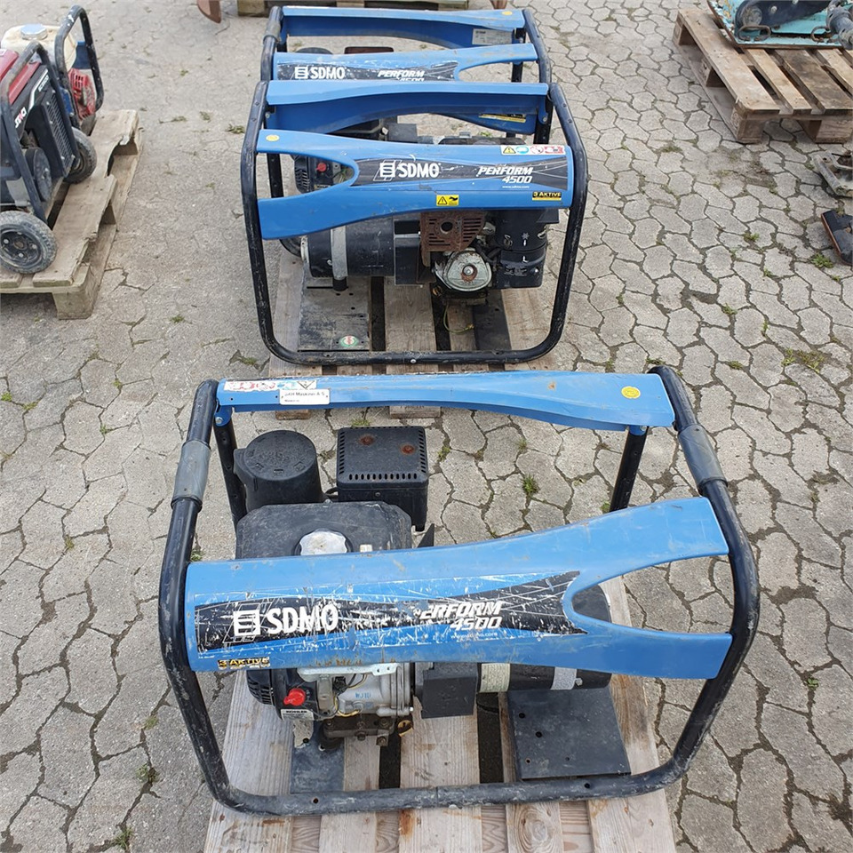 SDMO 4500 - Bộ phát điện: hình 1 SDMO 4500 - Bộ phát điện: hình 1