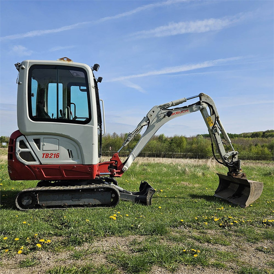 Takeuchi TB216 - Máy xúc mini: hình 4 Takeuchi TB216 - Máy xúc mini: hình 4