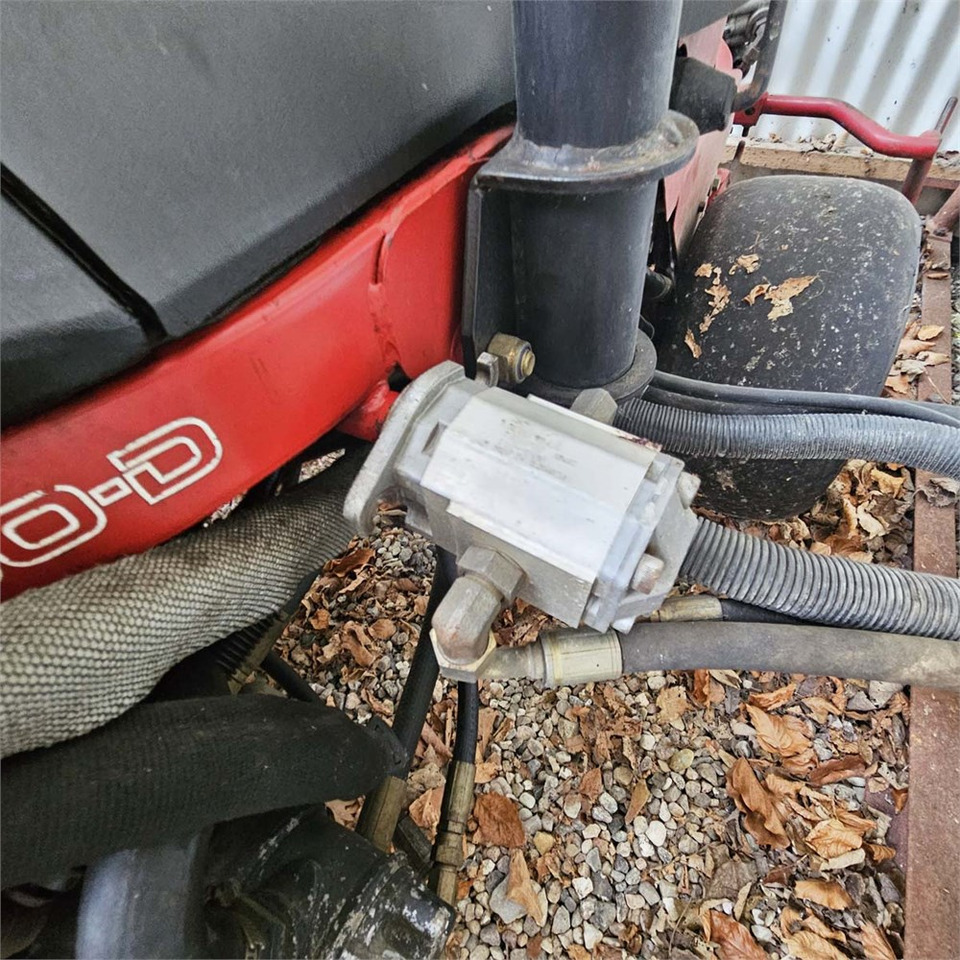 Máy cắt cỏ vườn Toro Greensmaster 3200-D: hình 7