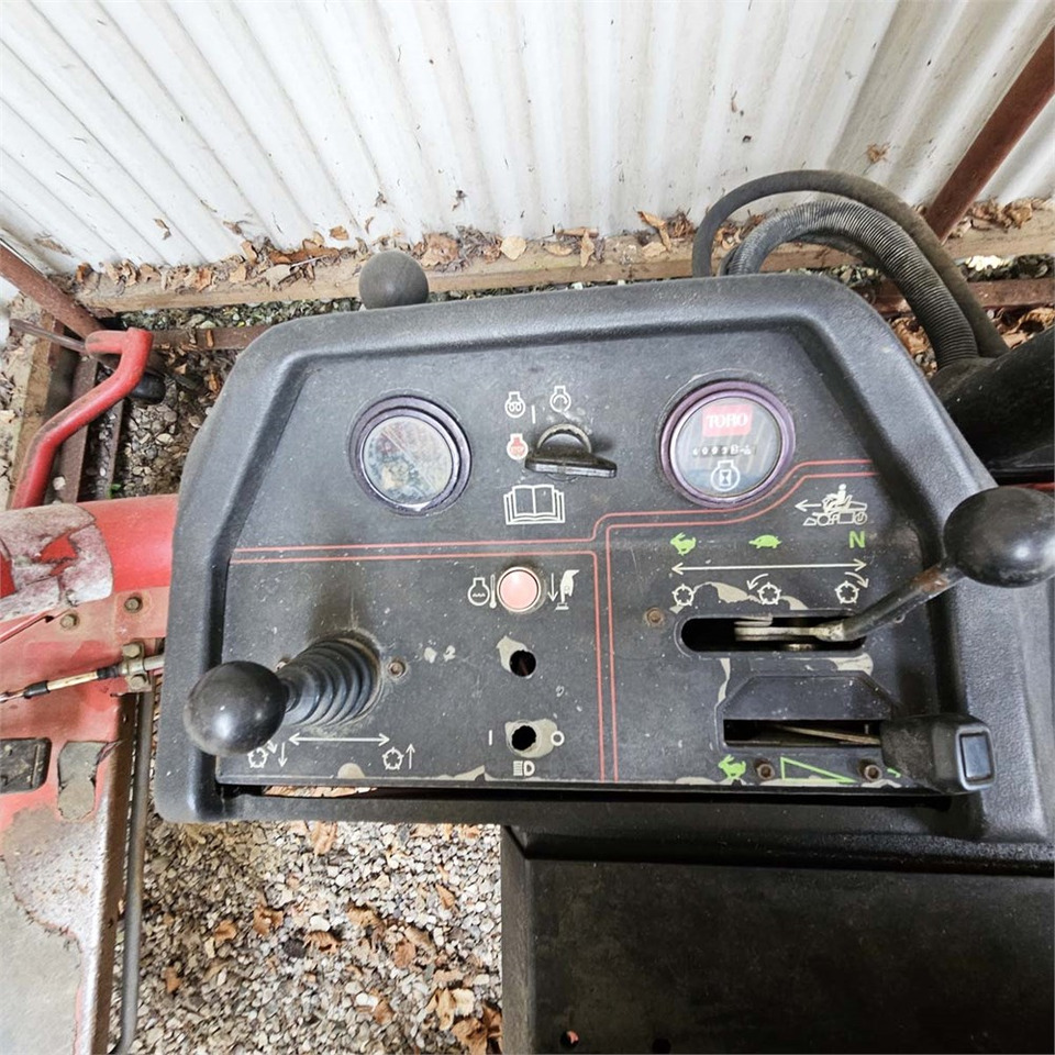 Máy cắt cỏ vườn Toro Greensmaster 3200-D: hình 10