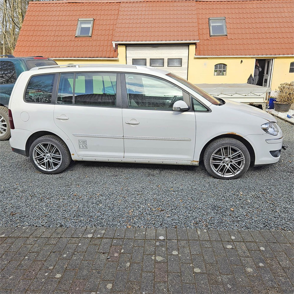 VW Touran Van 2,0 tdi automatisk - Xe hơi: hình 2 VW Touran Van 2,0 tdi automatisk - Xe hơi: hình 2