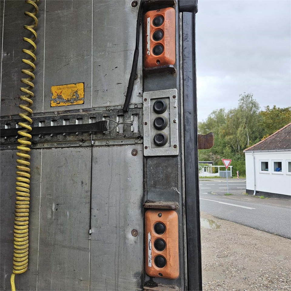 Xe tải hộp Volvo FM: hình 7