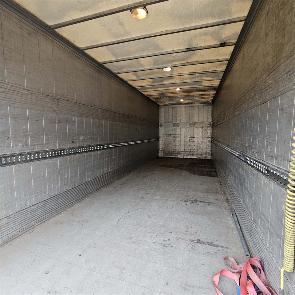 Xe tải hộp Volvo FM: hình 8