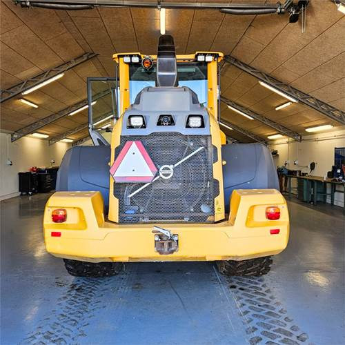 Volvo L90 H - Máy xúc lật bánh lốp: hình 4 Volvo L90 H - Máy xúc lật bánh lốp: hình 4