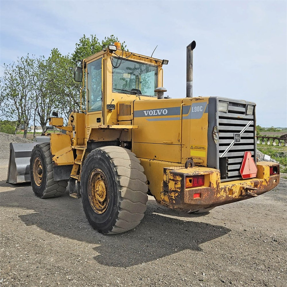 Volvo L90C - Máy xúc lật bánh lốp: hình 3 Volvo L90C - Máy xúc lật bánh lốp: hình 3