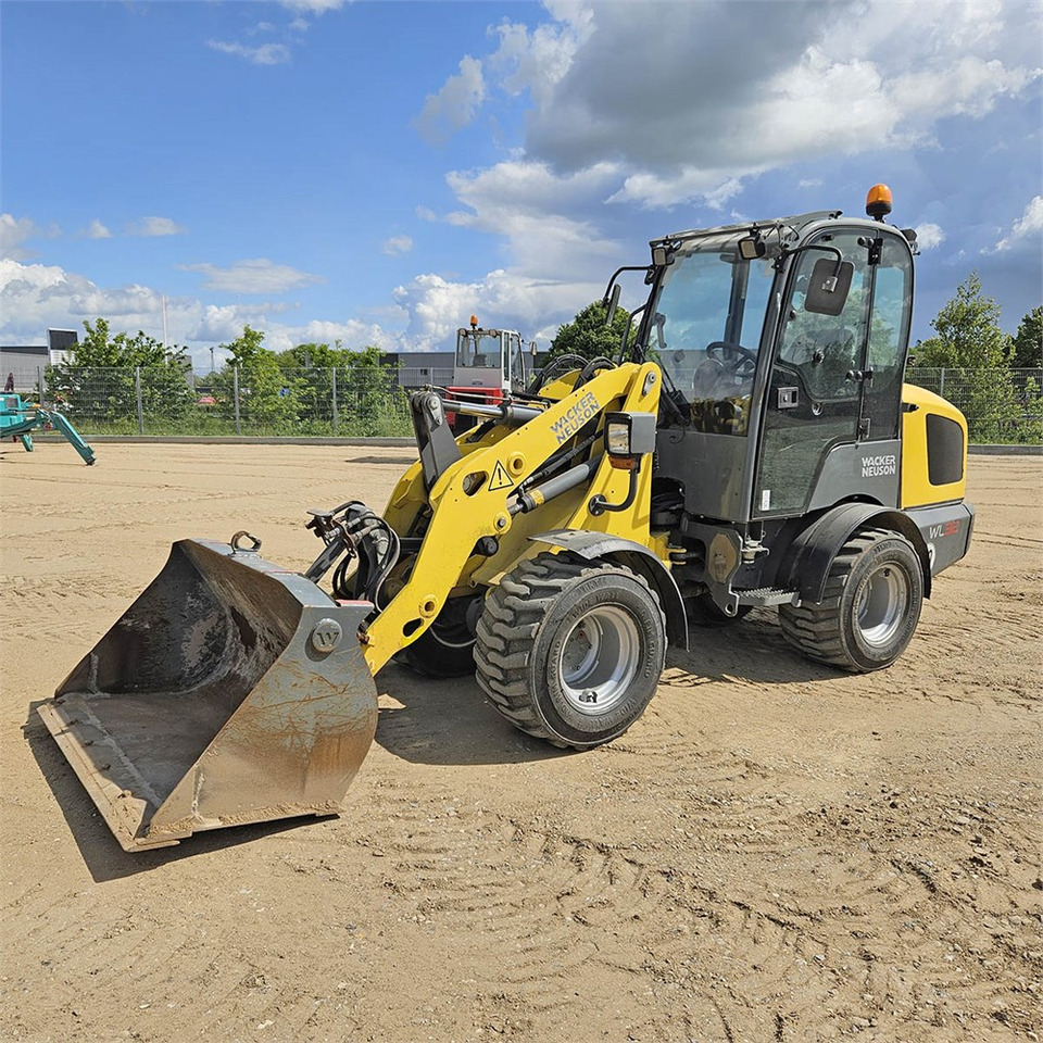 Wacker Neuson WL 32/RL30 - Máy xúc lật bánh lốp: hình 1 Wacker Neuson WL 32/RL30 - Máy xúc lật bánh lốp: hình 1
