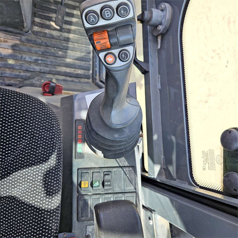 Máy xúc lật bánh lốp Wacker Neuson WL 32/RL30: hình 15