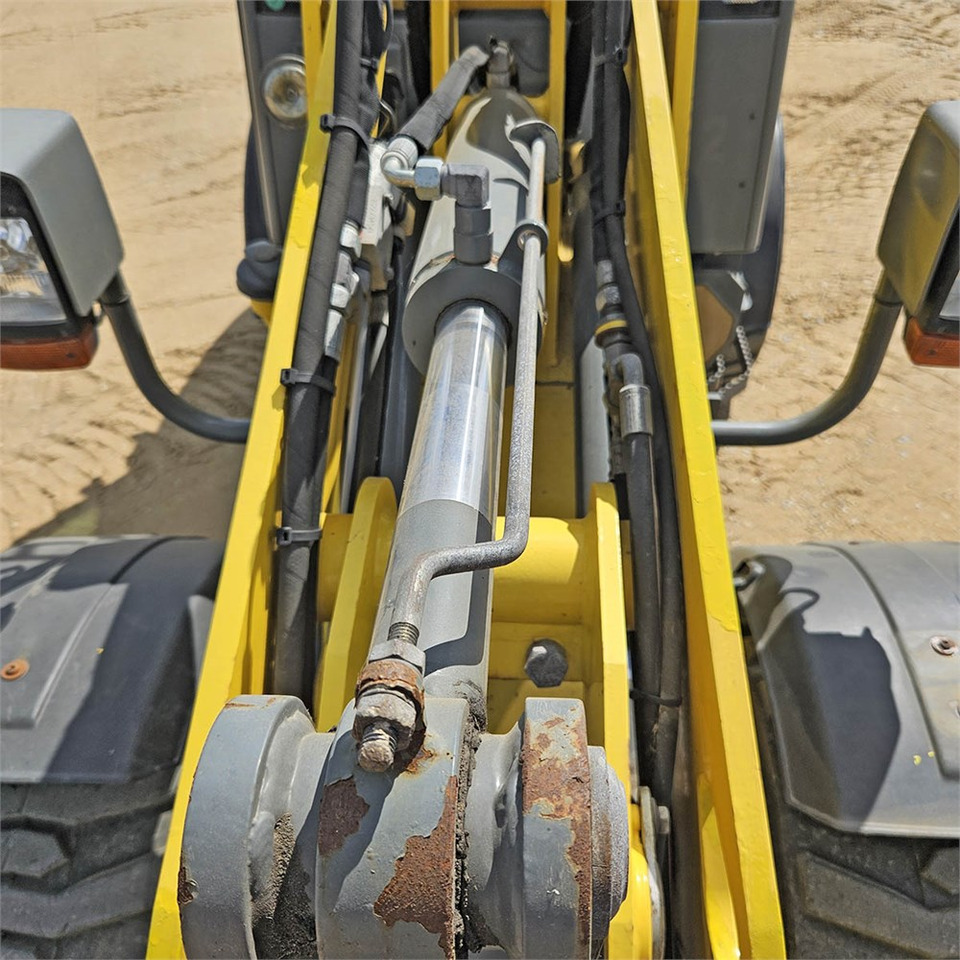 Máy xúc lật bánh lốp Wacker Neuson WL 32/RL30: hình 24