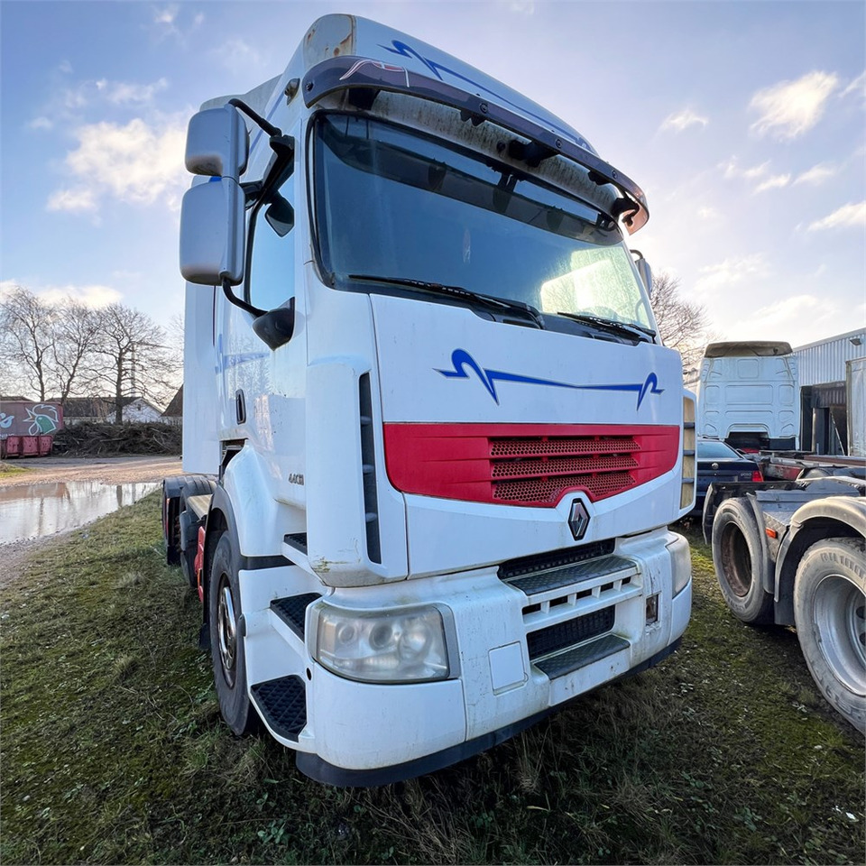 Renault 440 DXI Gigant - Xe đầu kéo: hình 3 Renault 440 DXI Gigant - Xe đầu kéo: hình 3