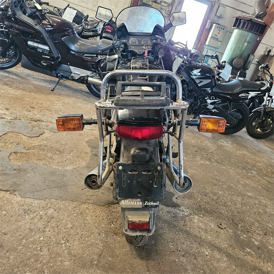 Yamaha XZ550 - Xe máy: hình 4 Yamaha XZ550 - Xe máy: hình 4
