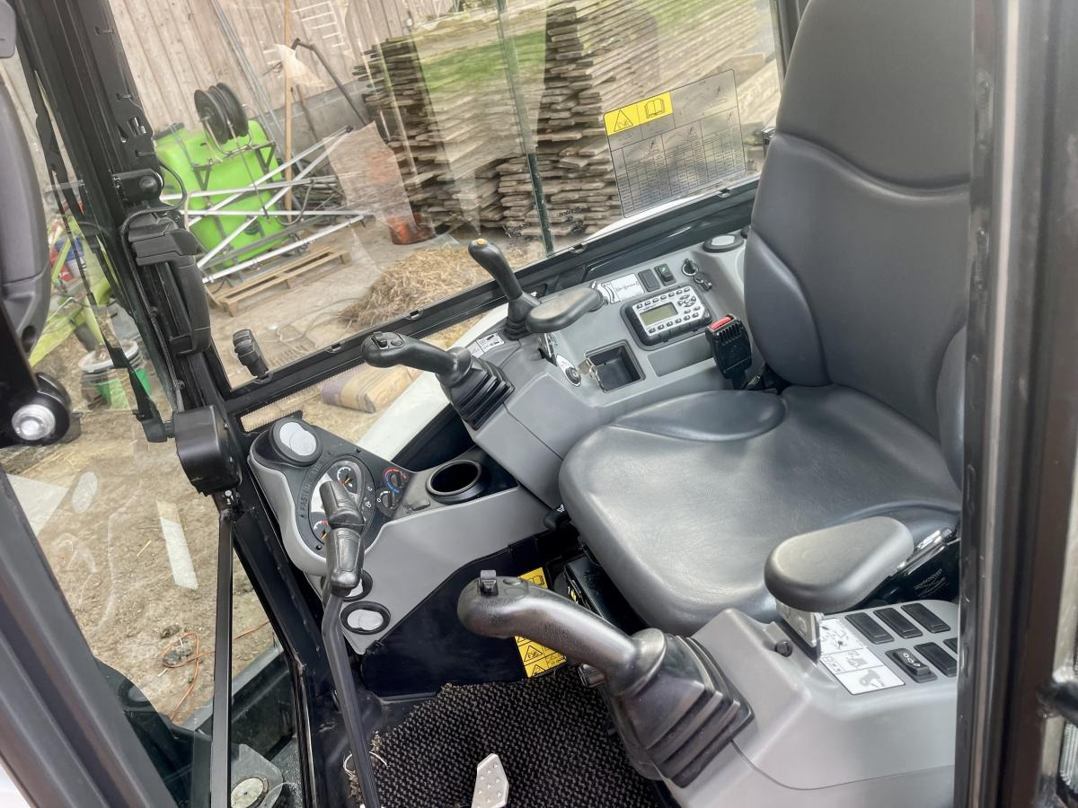 Bobcat E 34 - Máy xúc mini: hình 3 Bobcat E 34 - Máy xúc mini: hình 3