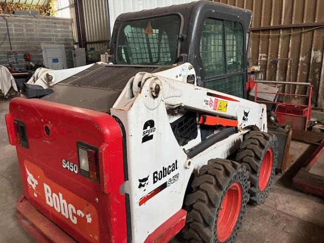 Bobcat S 450 - Máy xúc lật đa năng: hình 2 Bobcat S 450 - Máy xúc lật đa năng: hình 2
