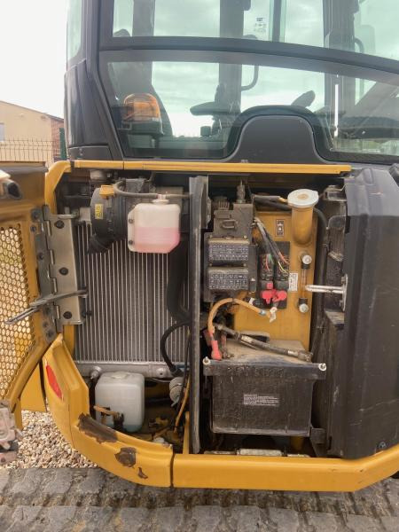Máy xúc mini Caterpillar 302.7 CR: hình 6