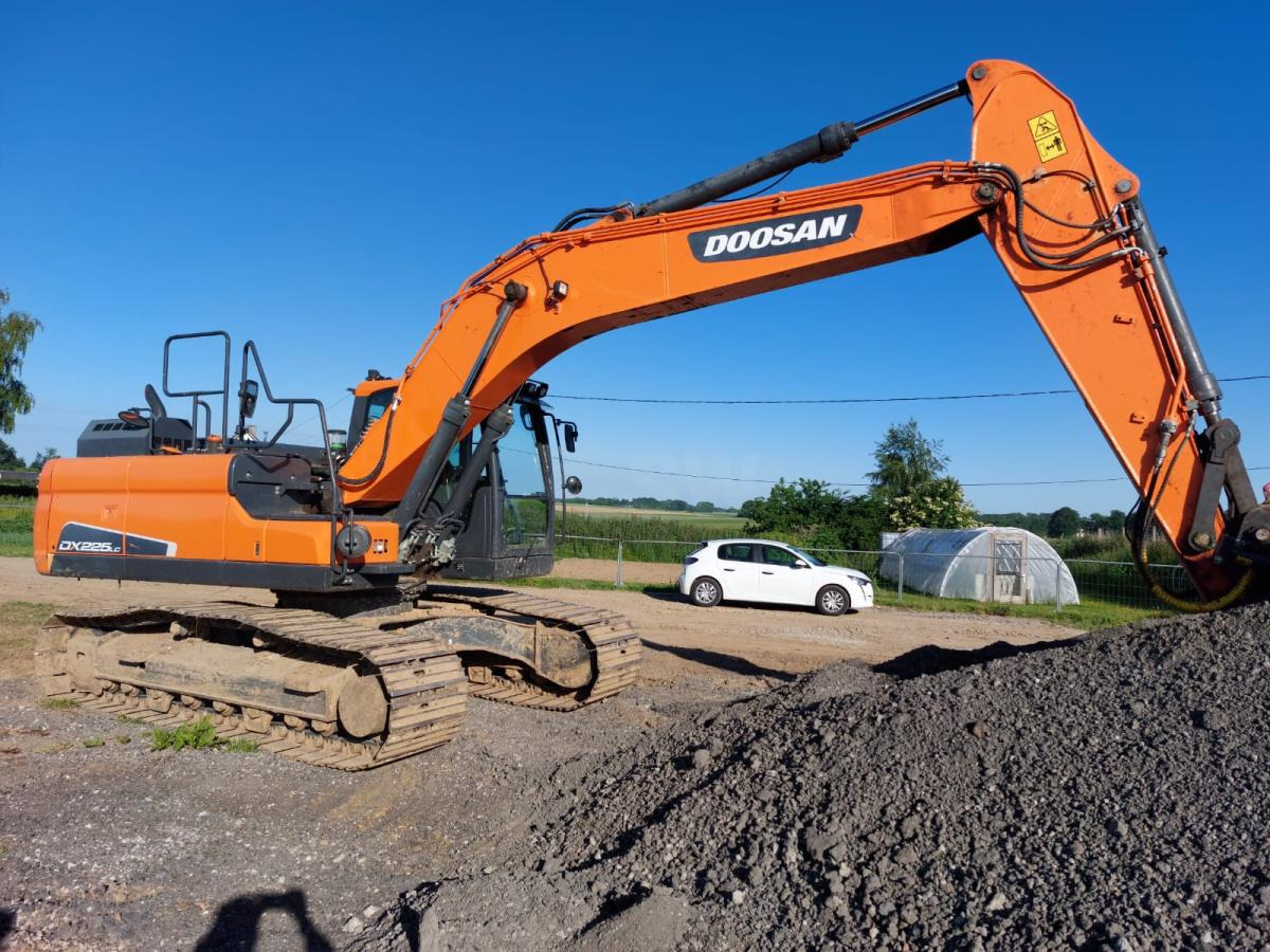 Doosan DX 225LC-5 - Máy xúc bánh xích: hình 3 Doosan DX 225LC-5 - Máy xúc bánh xích: hình 3