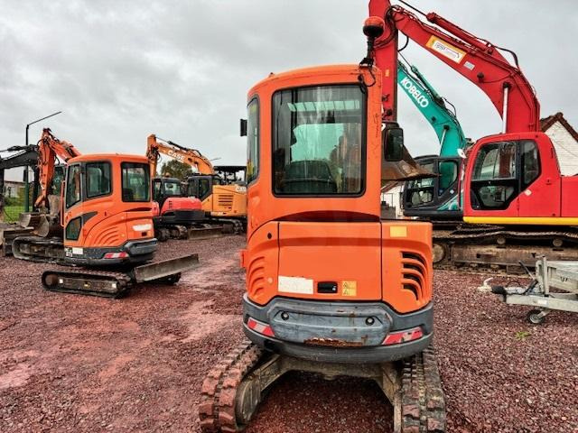 Doosan DX 27 Z - Máy xúc mini: hình 3 Doosan DX 27 Z - Máy xúc mini: hình 3