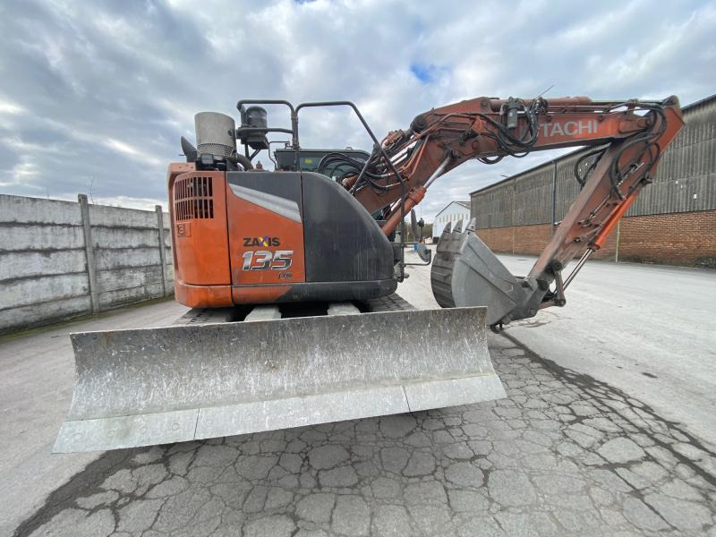 HITACHI ZX 135US-7 - Máy xúc bánh xích: hình 2 HITACHI ZX 135US-7 - Máy xúc bánh xích: hình 2