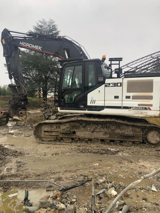 Hidromek HMK 230LC-4 - Máy xúc bánh xích: hình 1 Hidromek HMK 230LC-4 - Máy xúc bánh xích: hình 1