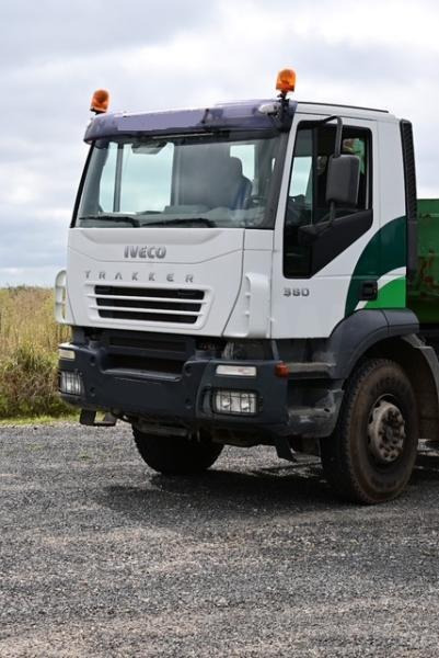 Iveco TRAKKER 380 - Xe tải nâng móc: hình 5 Iveco TRAKKER 380 - Xe tải nâng móc: hình 5