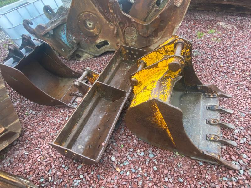 JCB LOT 3 GODETS CURAGE ET TERRASSEMENT 1M50/80CM/60CM - Gầu máy xúc cho Máy móc xây dựng: hình 1 JCB LOT 3 GODETS CURAGE ET TERRASSEMENT 1M50/80CM/60CM - Gầu máy xúc cho Máy móc xây dựng: hình 1