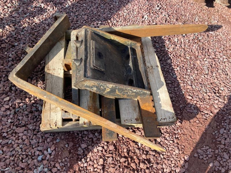 MECALAC TABLIER FOURCHE 1M20 - Chĩa: hình 2 MECALAC TABLIER FOURCHE 1M20 - Chĩa: hình 2