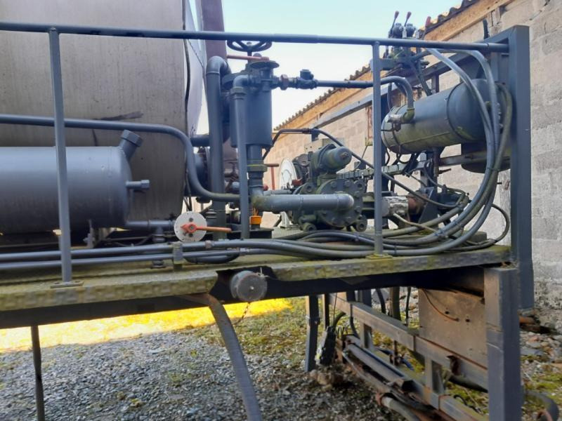 MENARD BOUILLE SUR BERCE 3000 LITRES - Máy phun nhựa đường: hình 4 MENARD BOUILLE SUR BERCE 3000 LITRES - Máy phun nhựa đường: hình 4